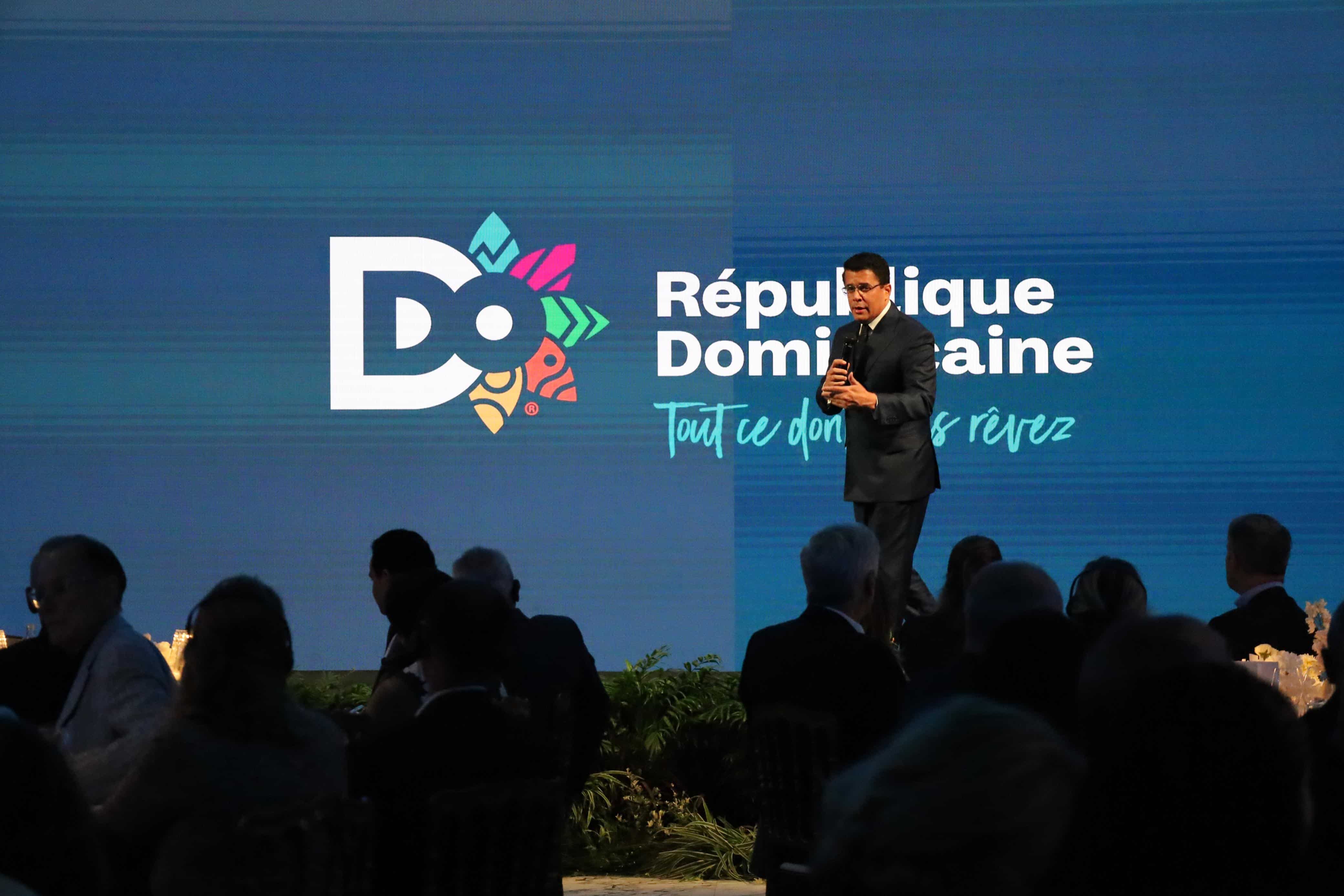 Collado se encuentra en la Feria de IFTM Top Resa en París, Francia. 