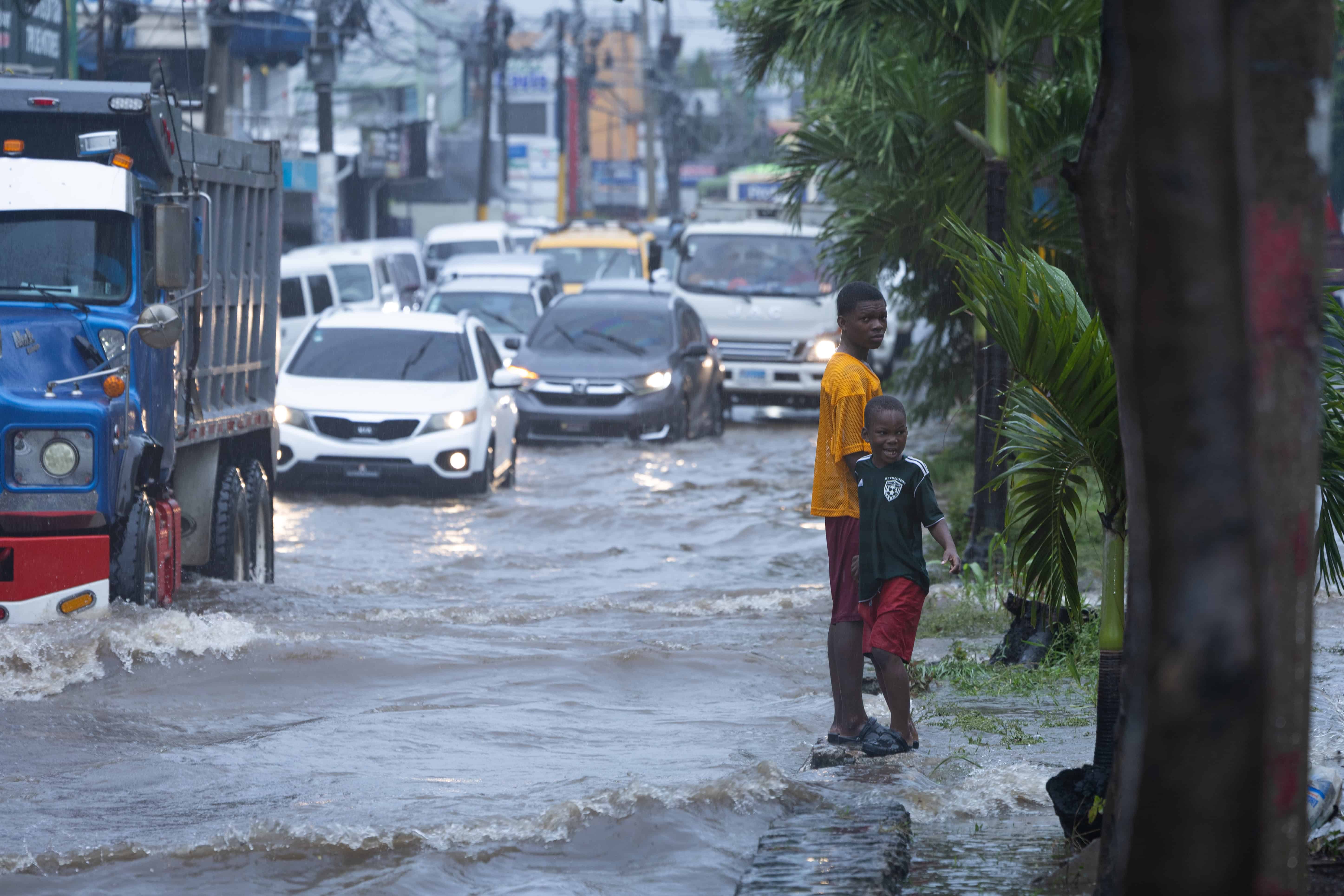 Avenida Charles de Gaulle, Santo Domingo Este.