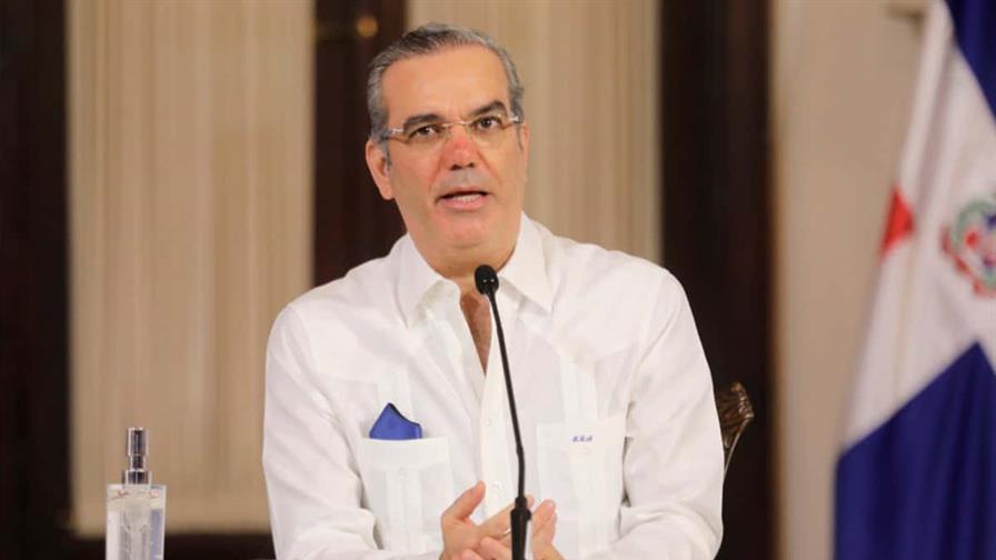 Luis Abinader hace un llamado a seguir recomendaciones oficiales por fuertes lluvias