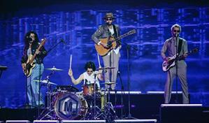 Bad Bunny y Morat arrasan en Premios Juventud 2025