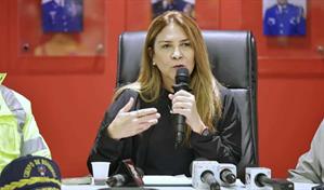 Carolina Mejía exhorta a la ciudadanía a mantener limpias las calles y a prevenir inundaciones