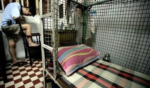 Hong Kong aprueba una nueva ley para regular los controvertidos pisos subdivididos