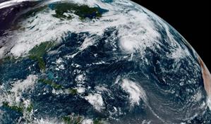 La tormenta postropical Gabrielle se desplaza hacia el este en su camino a la península