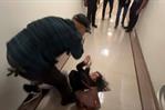 Despiden a agente que tiró al suelo a una inmigrante en edificio federal de Nueva York