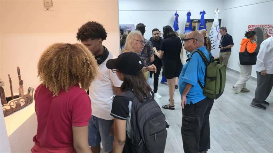 Inauguran la exposición colectiva "Fusionarte" en la UASD