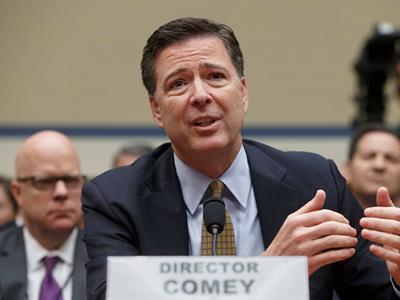 James Comey pide desestimar caso penal