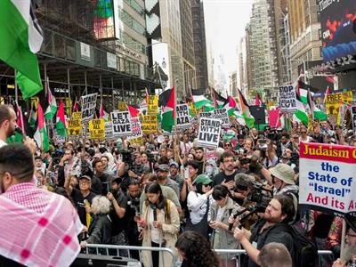 Personas marchan en Nueva York contra Benjamín Netanyahu
