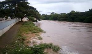 Desbordamiento del río Masacre inunda Juana Méndez y paraliza frontera con Dajabón