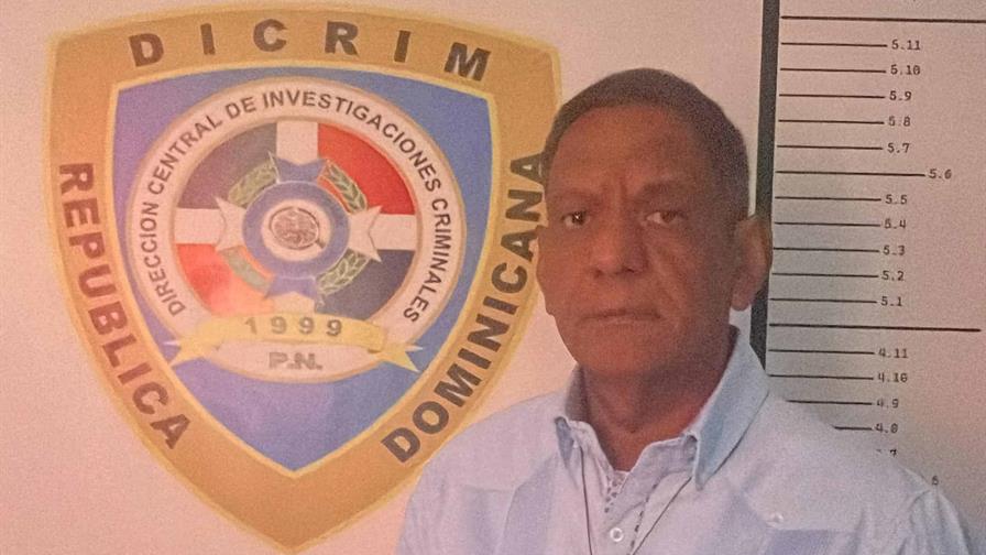 Arrestan a sacerdote acusado de abusar de dos hermanas en Villa Los Almácigos