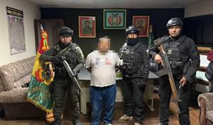 Bolivia entrega a Argentina a peruano investigado por un triple feminicidio en ese país