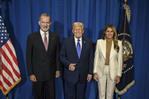 La Casa Blanca distribuye la imagen del saludo del rey Felipe VI y Donald Trump en Nueva York