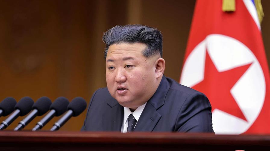 Kim Jong-un urge a fortalecer su programa nuclear entre apertura al diálogo de EE. UU. Kim Jong-un urge a fortalecer su programa nuclear entre apertura al diálogo de EE. UU.