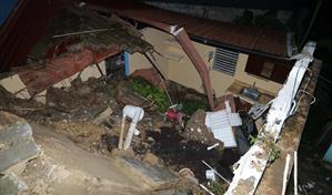 ¡De milagro! Madre e hijo se salvan tras la caída de una pared que destruyó su vivienda en SDE