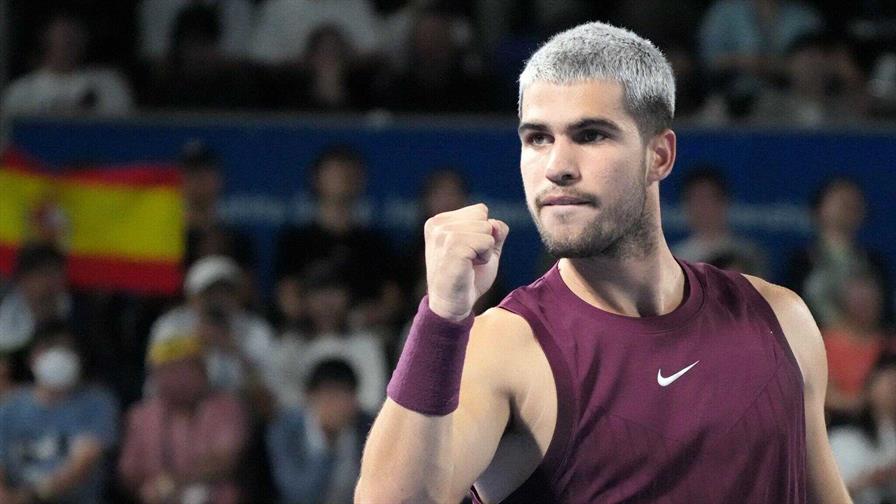Alcaraz, premiado por el mejor punto del año con un globo entre las piernas en Montecarlo Alcaraz, premiado por el mejor punto del año con un globo entre las piernas en Montecarlo