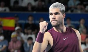 Carlos Alcaraz vence y se sitúa en cuartos de final