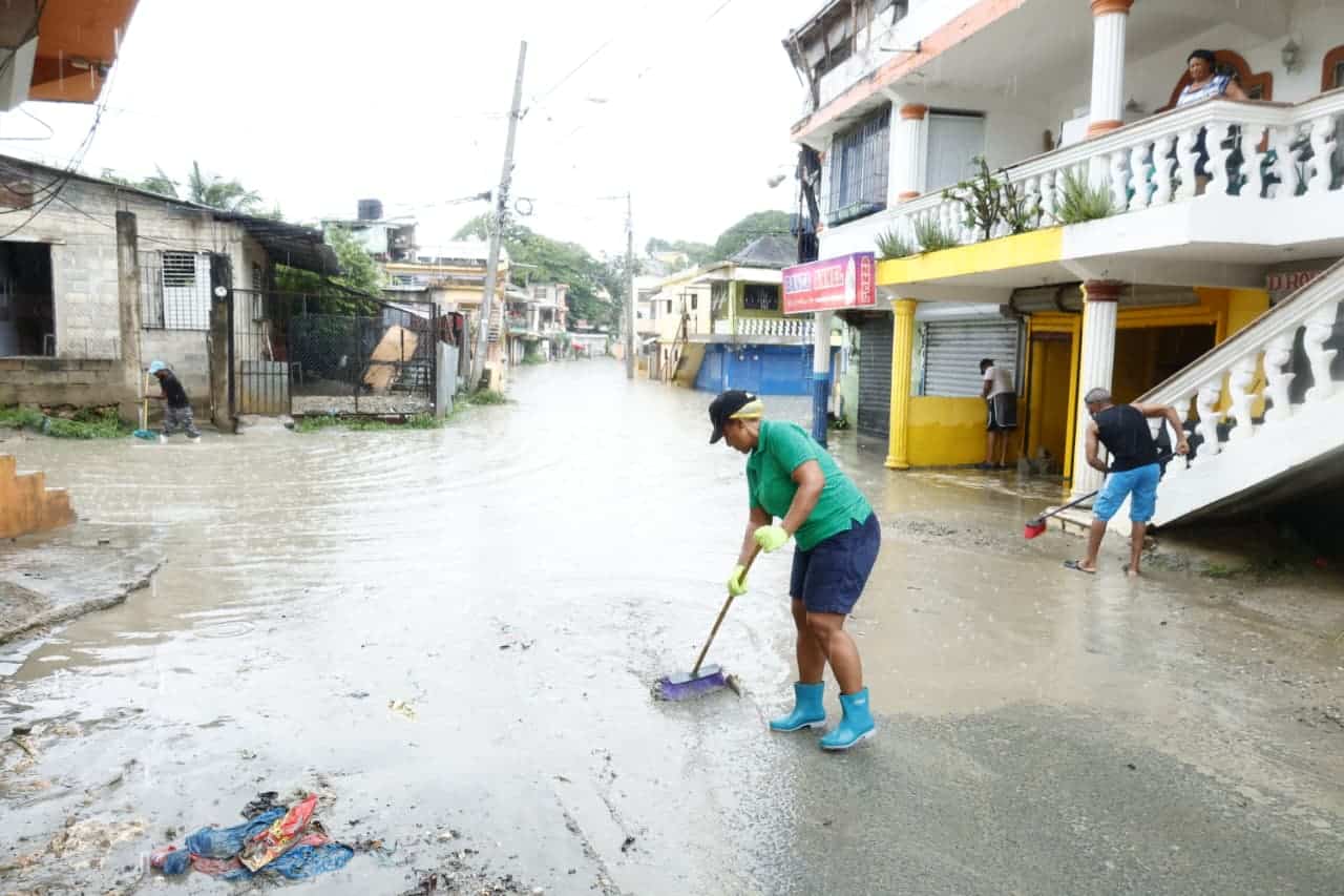 Inundaciones en Arroyo Bonito de Santo Domingo Oeste.