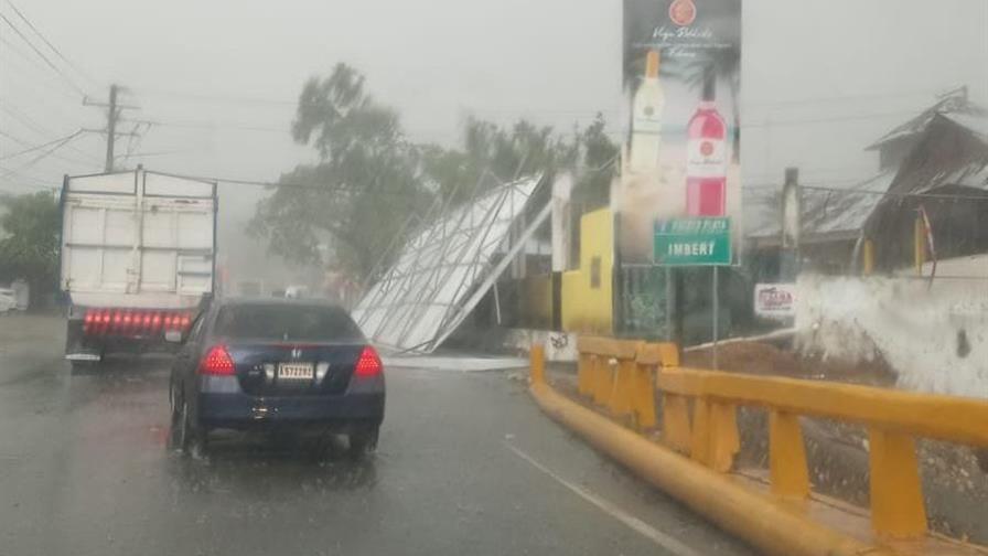 Más de 490 mil viviendas sin agua potable debido a la salida de 48 acueductos por las lluvias Más de 490 mil viviendas sin agua potable debido a la salida de 48 acueductos por las lluvias