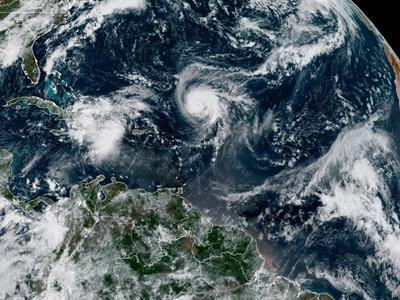 Huracán Humberto es catergoría 5