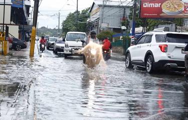 Un sistema frontal seguirá provocando lluvias este domingo