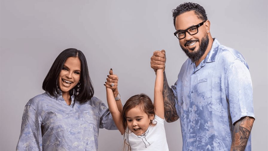 Natti Natasha y Raphy Pina dan la bienvenida a Dominique Isabelle, su segunda hija Natti Natasha y Raphy Pina dan la bienvenida a Dominique Isabelle, su segunda hija