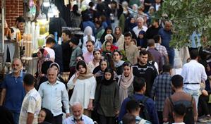 Los iraníes encaran un incierto futuro con las sanciones que amenazan con empeorar su vida