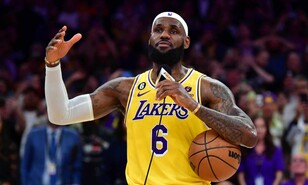LeBron James rompe el r&eacute;cord de m&aacute;s partidos jugados en la NBA