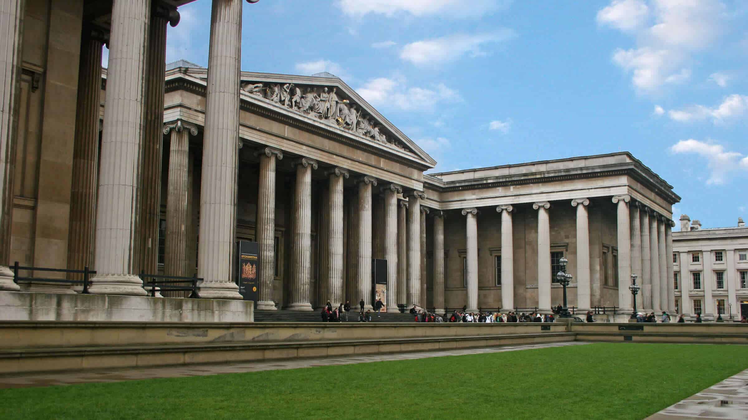 Londres albergará su propia MET Gala este octubre en el Museo Británico Londres albergará su propia MET Gala este octubre en el Museo Británico