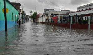 Suman 18,000 evacuados, inundaciones y deslaves en Cuba por fuertes lluvias