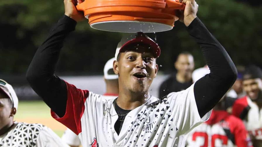 Mineros y Atléticos pasan a la final de la Liga Nacional de Béisbol Verano