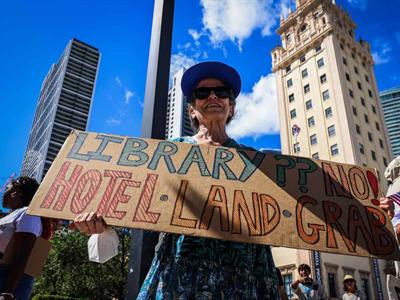 Protesta contra Biblioteca Presidencial de Trump en Miami