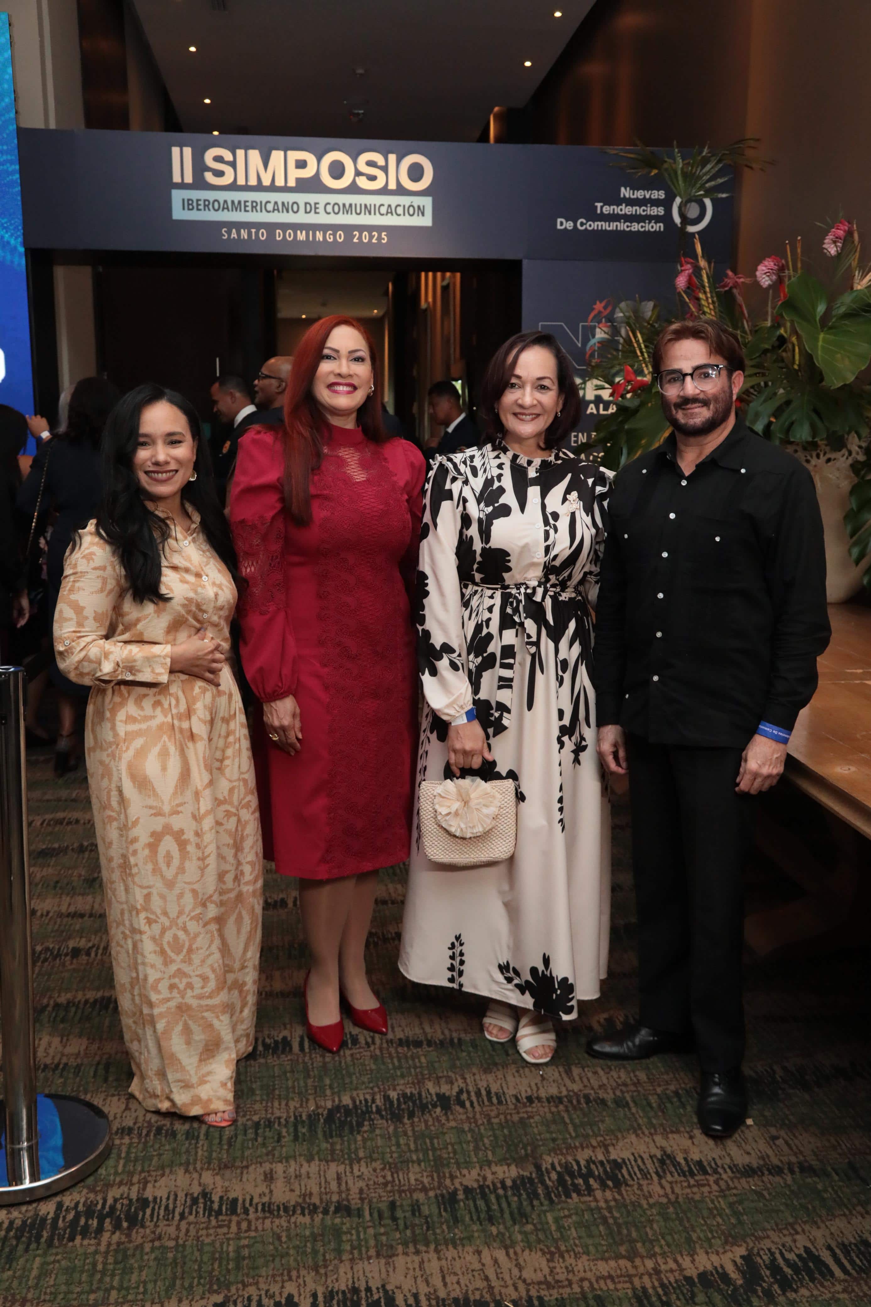 Carol Mieses, Marisol Henriquez, Lady Reyes y Juan Tomás.