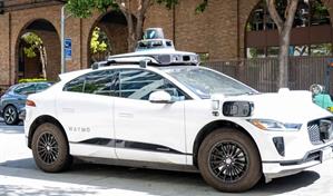 Policía de EE. UU. deja ir a robotaxi tras infracción por no tener chofer