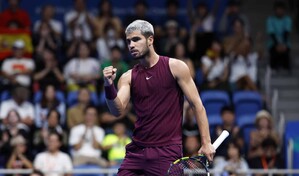 Carlos Alcaraz remonta ante Khachanov y se mete en semifinales del Abierto de Catar