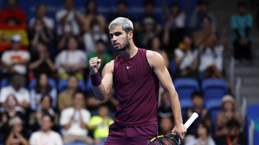 Carlos Alcaraz remonta ante Khachanov y se mete en semifinales del Abierto de Catar Carlos Alcaraz remonta ante Khachanov y se mete en semifinales del Abierto de Catar