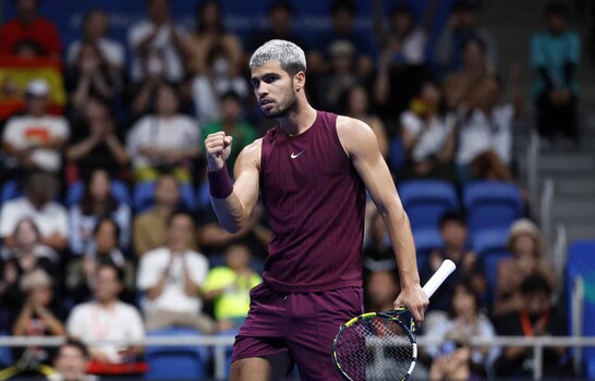 Alcaraz, 150 victorias en pista dura y pase a octavos