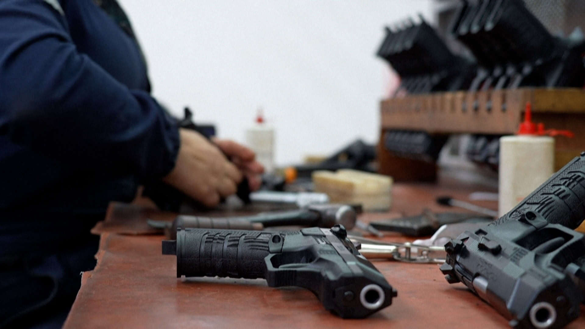 La estatal Industria Militar (Indumil) presentó la primera arma de combate fabricada en el país para reemplazar progresivamente los Galil, un fusil de componentes israelíes ensamblado en Colombia desde los años 90.