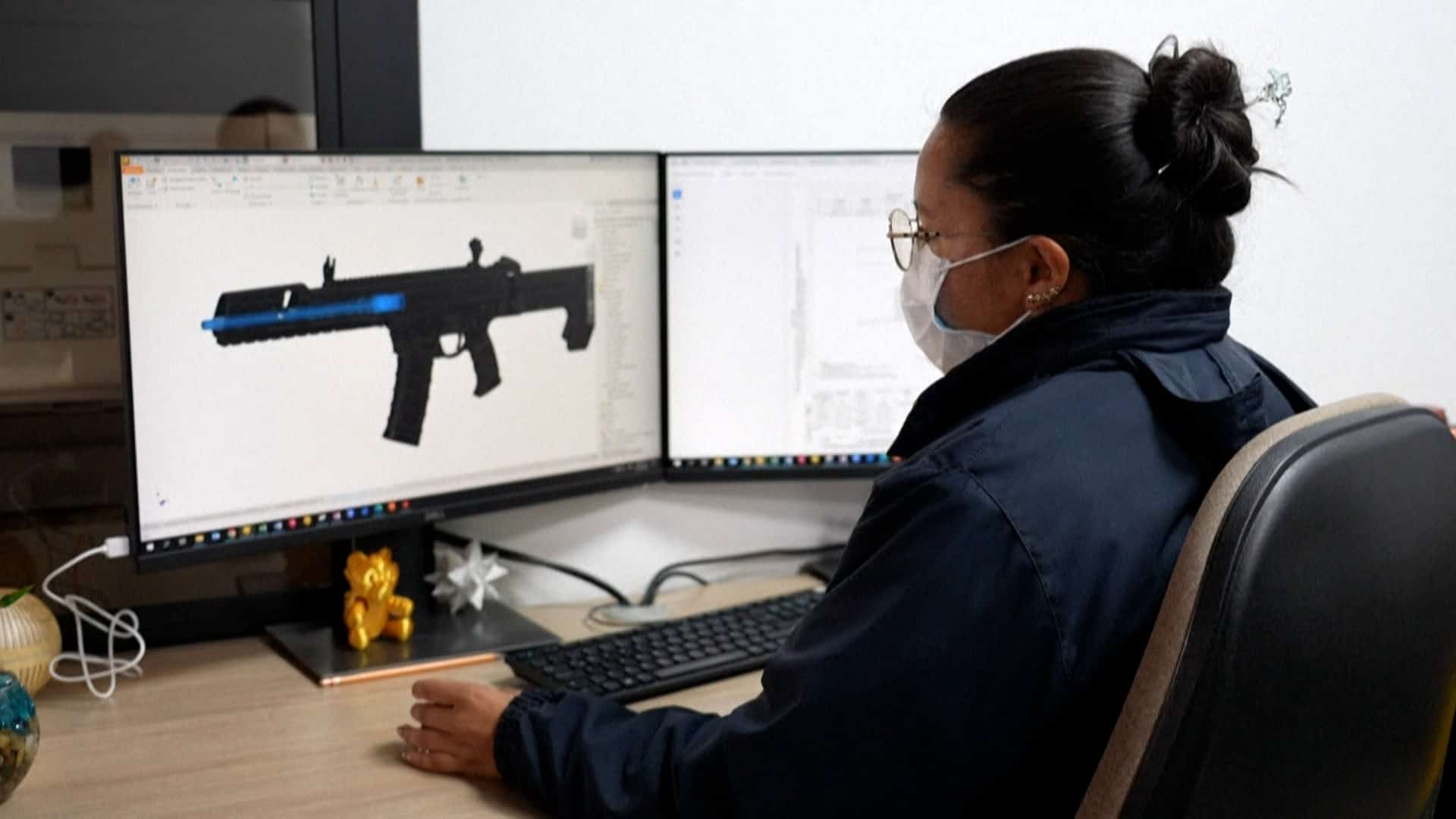 La estatal Industria Militar (Indumil) presentó la primera arma de combate fabricada en el país para reemplazar progresivamente los Galil, un fusil de componentes israelíes ensamblado en Colombia desde los años 90.