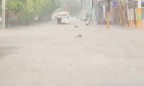 Fuertes lluvias provocan inundaciones urbanas en varias provincias e incomunican dos comunidades