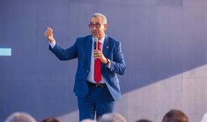 Gobierno dice triplicó atención a enfermedades catastróficas, pero reconoce lista de espera