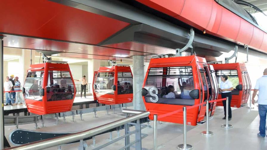 Falla técnica en estación 4 obliga a detener por varias horas el teleférico de Santiago