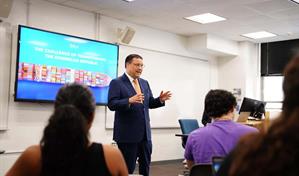 Sanz Lovatón presenta la transformación logística del país en la Universidad George Washington