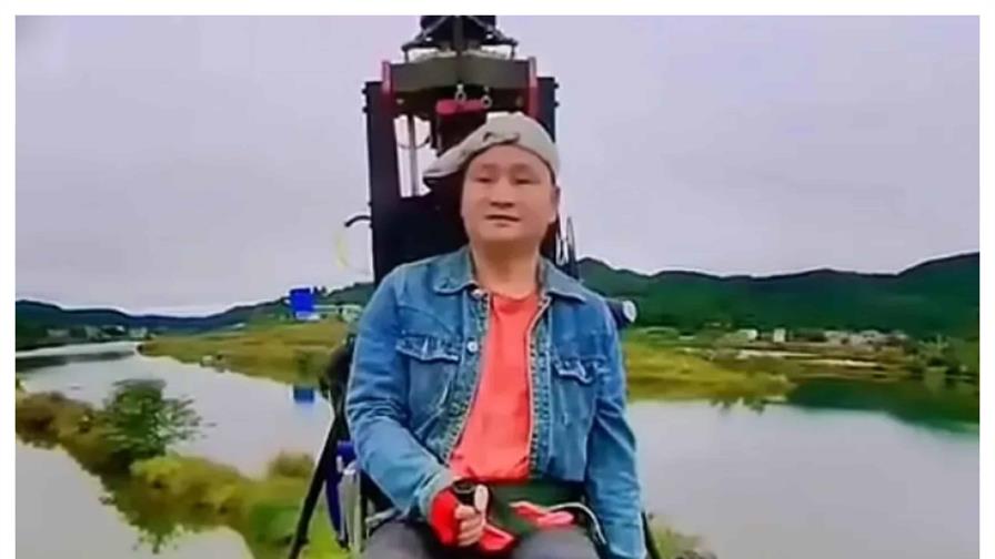 Video | Muere influencer tras estrellarse en vivo con el helicóptero que él mismo había construido Video | Muere influencer tras estrellarse en vivo con el helicóptero que él mismo había construido