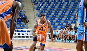 Huellas del Siglo supera a Los Prados con gran trabajo de Egbuta y Miranda