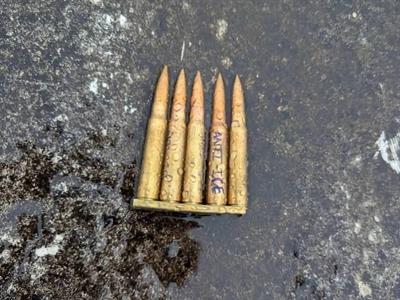 Muere un mexicano herido en ataque a oficina de ICE en Texas