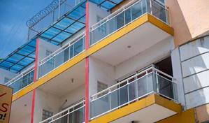 Adolescente fue lanzada desde un tercer piso en Pantoja tras presunta violación sexual