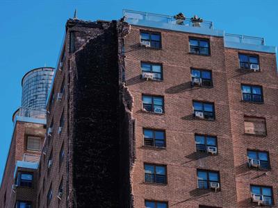 Investigan explosión de gas en edificio de viviendas de El Bronx