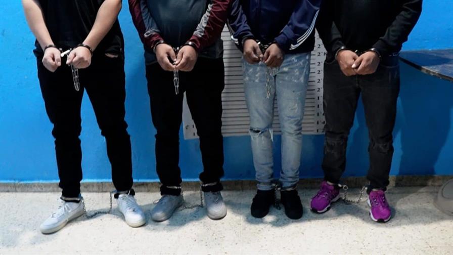 Extraditan a cuatro dominicanos por estafa de los abuelos en EE. UU.