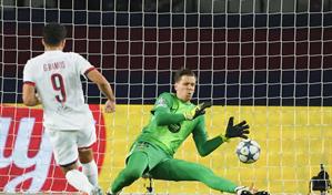 El PSG derriba al Barcelona con un gol de Gonçalo Ramos en el descuento