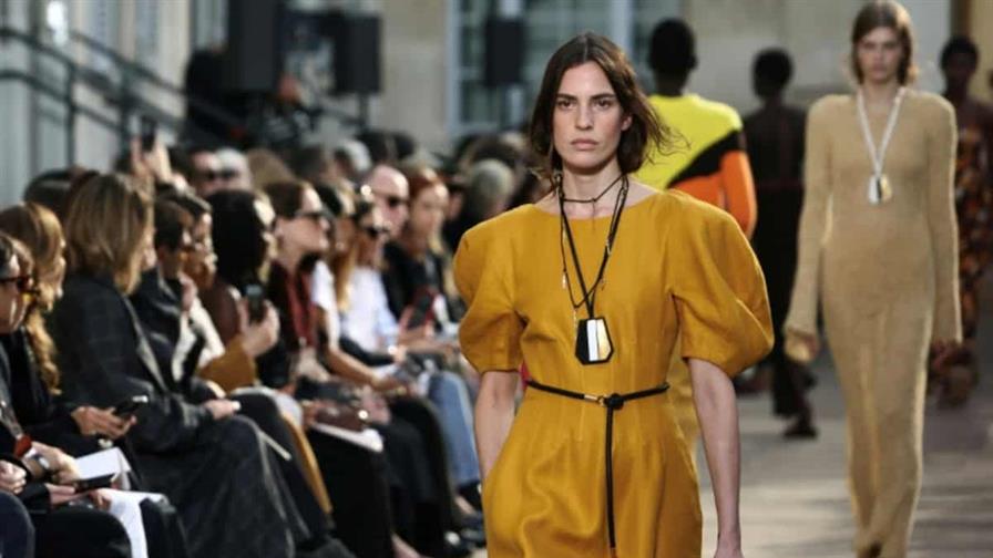 La uruguaya Gabriela Hearst se inspira en el tarot para su desfile en París