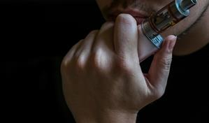 Cigarrillos electrónicos y vapeadores se suman a las falsificaciones más incautadas en UE